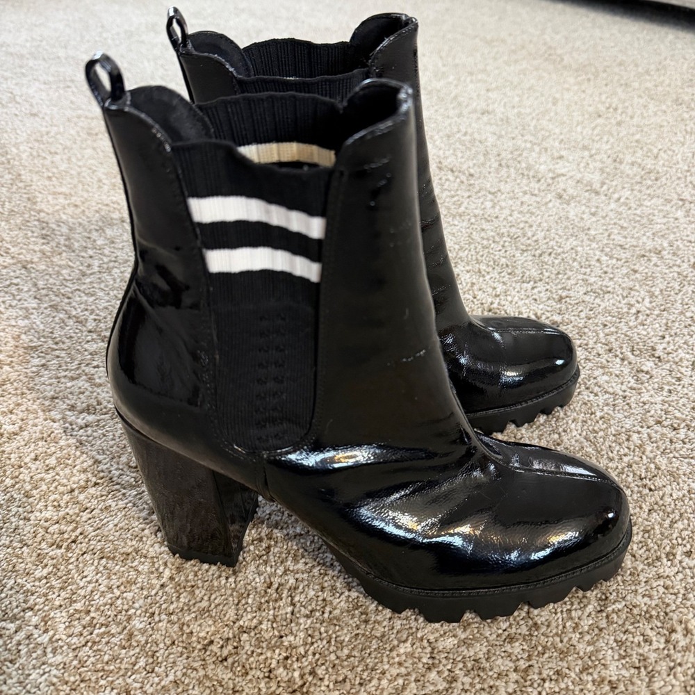 Forever 21 Womens Black Patent Platform Lug‎ Sole Chelsea Boots Block Heel 10
